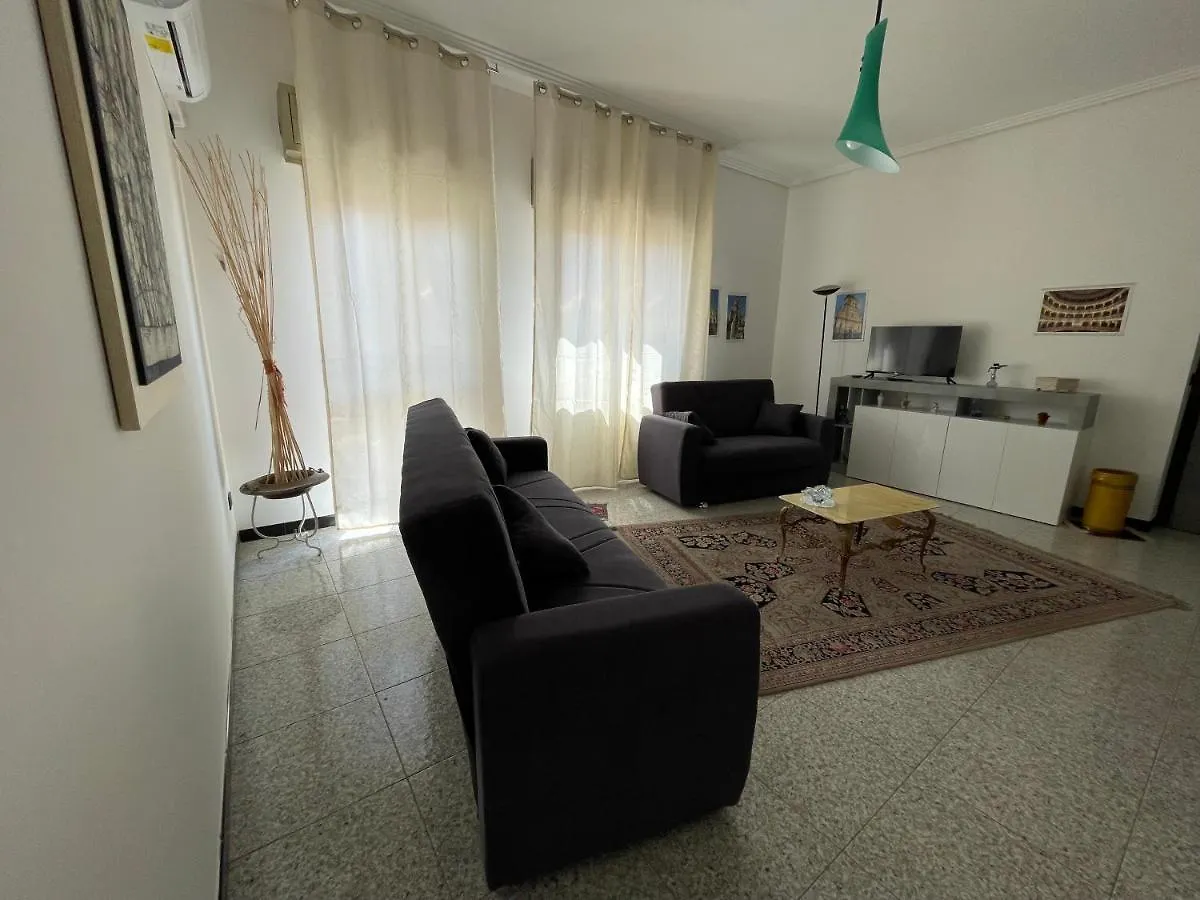 Appartamento Vincenti'S House Comiso 0*,